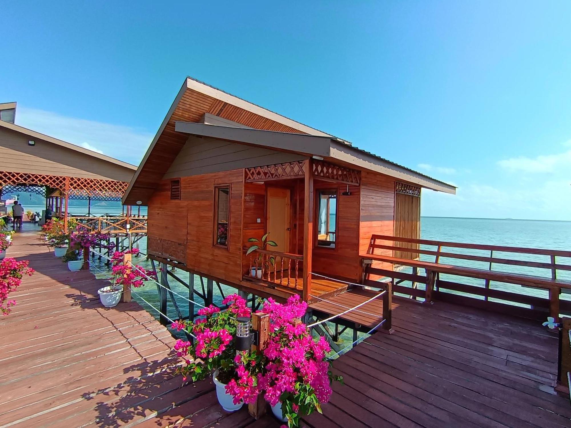 Bed and Breakfast La Water House Semporna Exteriér fotografie